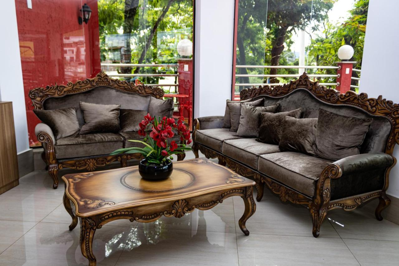 Granlago Hotel Pouso Alegre Bagian luar foto